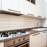 Easyhomes - Station 公寓